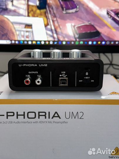 Звуковая карта USB behringer UM2