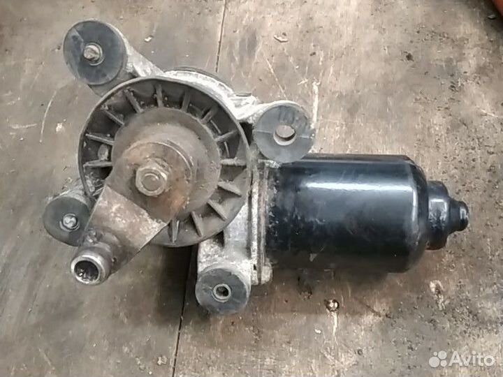 Mitsubishi Pajero II мотор стеклоочистителя