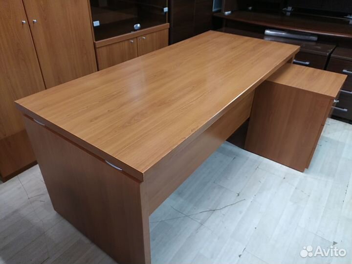 Кабинет руководителя (4 предмета) б/у swing-180