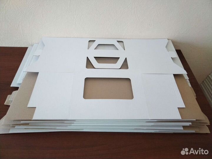 Коробка для торта с ручками