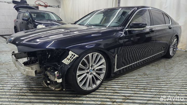BMW 7 серия 4.4 AT, 2019, битый, 27 000 км