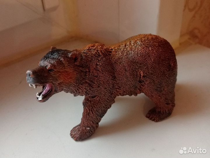 Фигурка гризли
