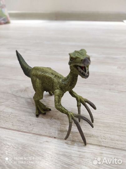 Динозавры игрушки