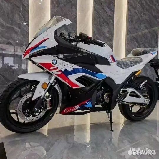 Электромотоцикл Yamaha R3