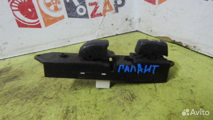 Кнопка стеклоподъемника передняя правая Mitsubishi