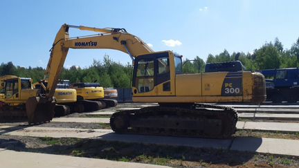 Гусеничный экскаватор Komatsu PC300-8, 2011