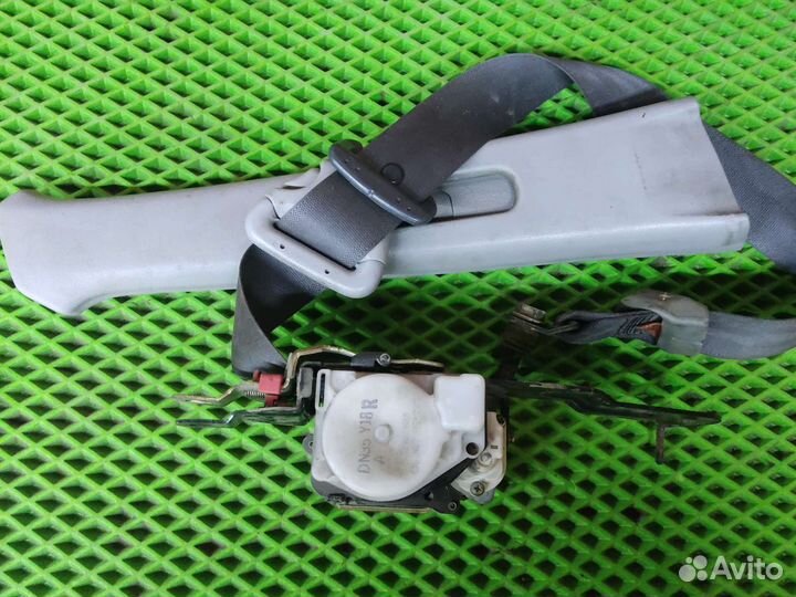 Ремень безопасности правый mitsubishi galant 8 EA2