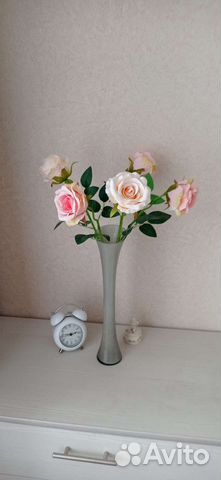 Ваза с искусственными цветами,декор