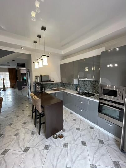 Дом 270 м² на участке 5,5 сот.