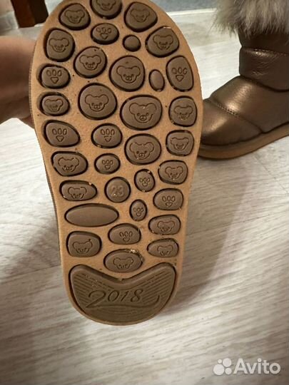 Ботинки зимние для девочки ugg. Размер 23