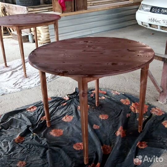 Стол обеденный