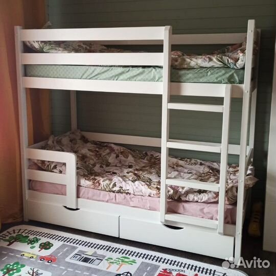 Двухъярусная кровать деревянная