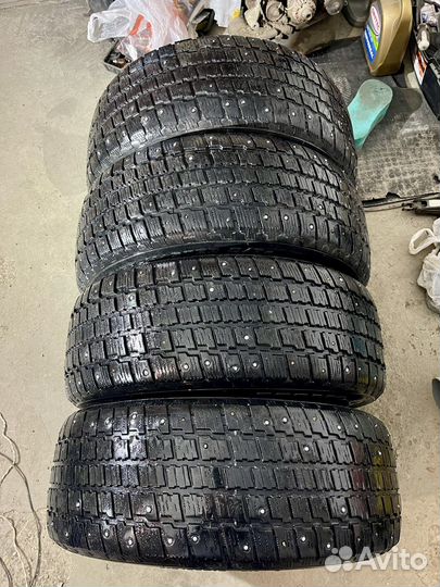 Cooper Weather-Master S/T 3 215/55 R17