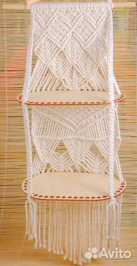 Подвесная полочка в технике макраме