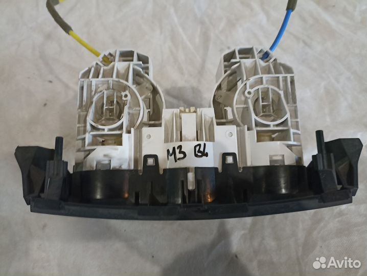 Mazda 3 BL Блок управления отопителем A/C