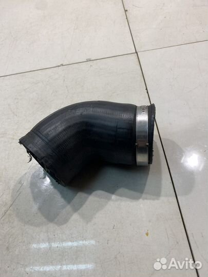 Патрубок системы охлаждения (Audi Q5 FY)