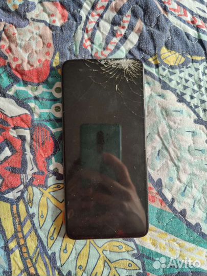 На запчасти разбитый экран телефона Samsung A70