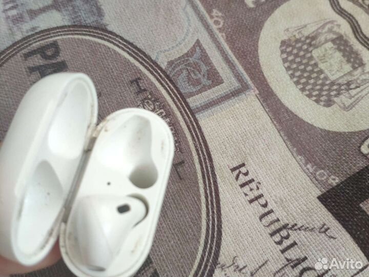 Airpods 1 наушник левый