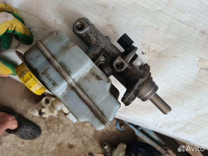 Главный тормозной цилиндр Volkswagen Polo 2013