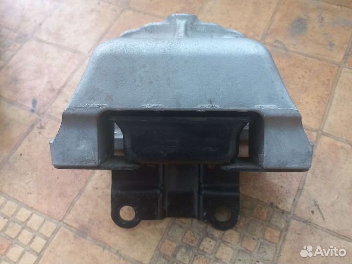 Подушка Мицубиси Аутлэндер 3