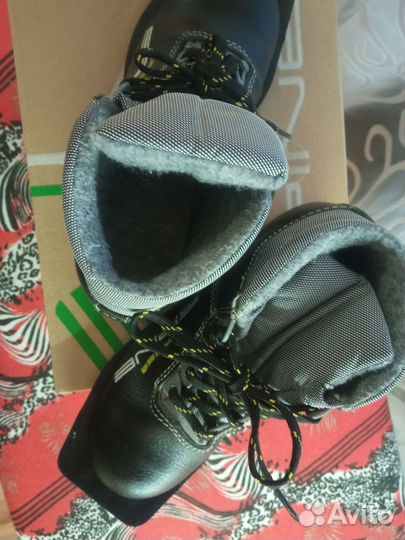 Лыжные ботинки spine