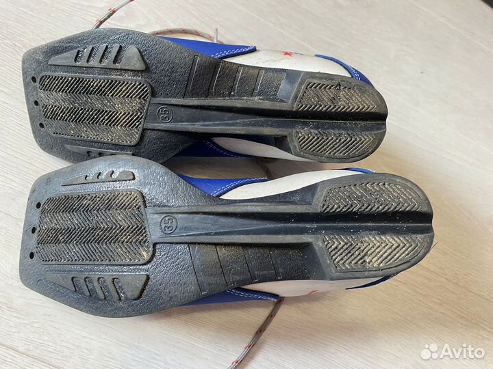 Ботинки лыжные 35размер.Сост.хор