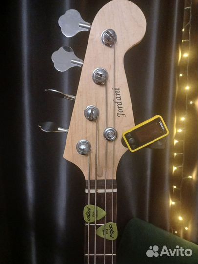 Бас гитара 4 струны