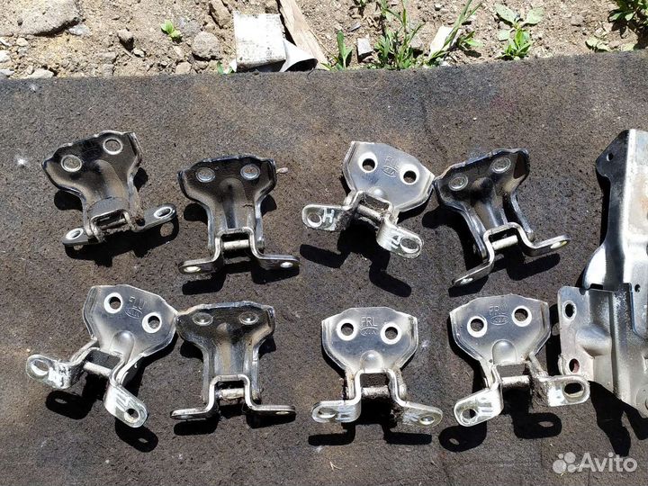 Петли KIA sorento 2005г. 2.5 aт дизель