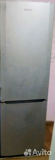 Холодильник веко стального цвета