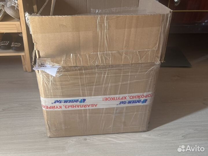 Коробка с одеждой