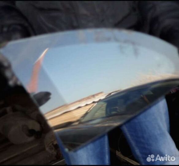 Стекла задние боковые на Киа Рио 1