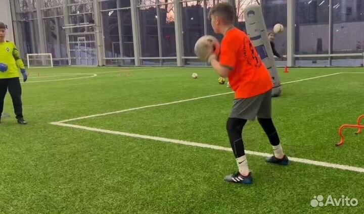 Тренер вратарей по футболу