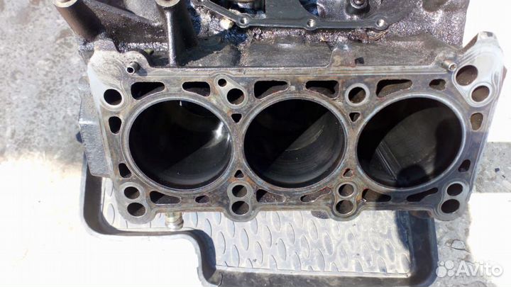 Блок цилиндров Audi A6 C5 2.5 TDI AKN