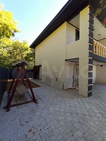 Дом 180 м² на участке 4,5 сот.