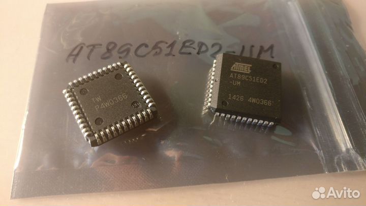Микроконтроллер AT89C51ED2-UM