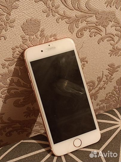 Телефон iPhone 7