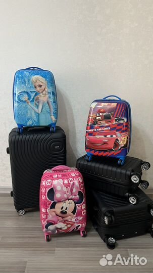 Чемодан на колесах детский новый