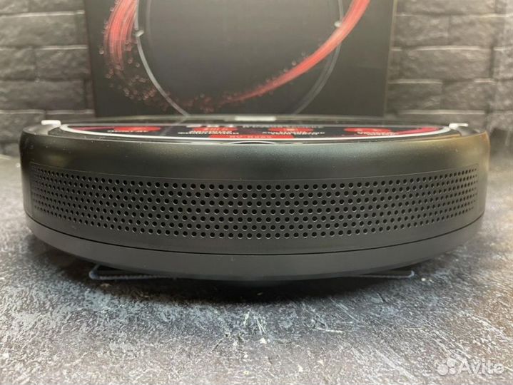 Пылесос-робот redmond Emotions RV-R56S, черный