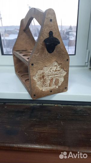 Резное панно из дерева