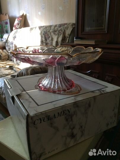 Одеяла и подушки. Приданоеиз Финляндии. Посуда