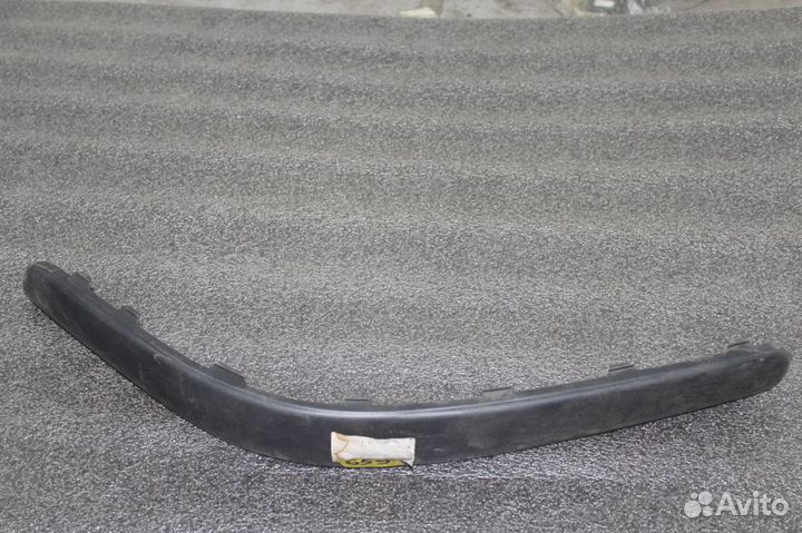 Накладка переднего бампера правая VW passat B5