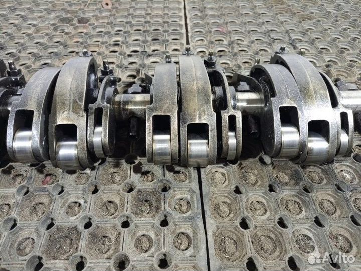 Ось рокеров в сборе Iveco Stralis