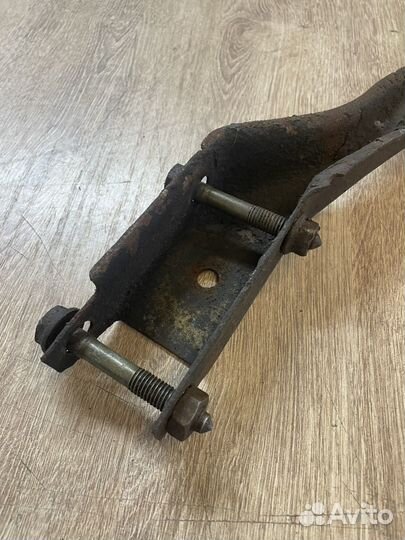 Кронштейн кпп VW Golf 2 Jetta 2