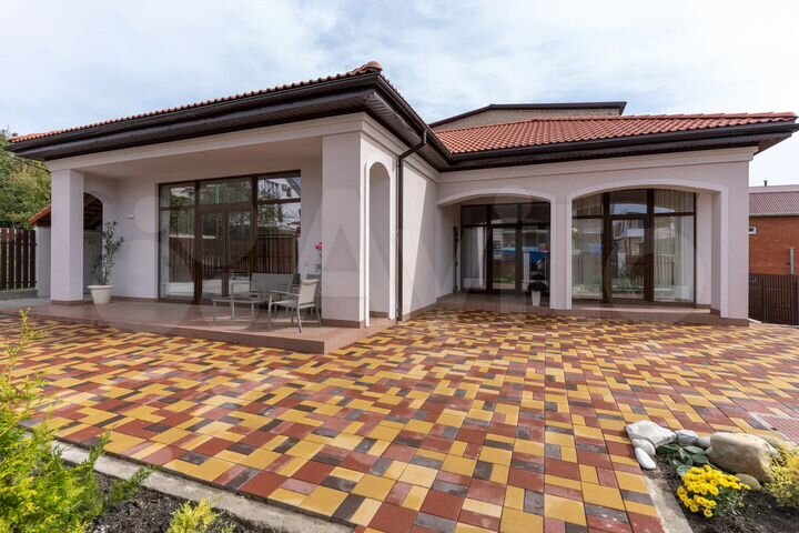 Дом 165 м² на участке 8 сот.