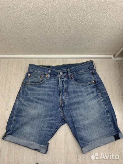 Джинсовые шорты levis