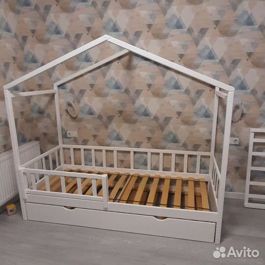Кровать Домик с выкатным спальным местом