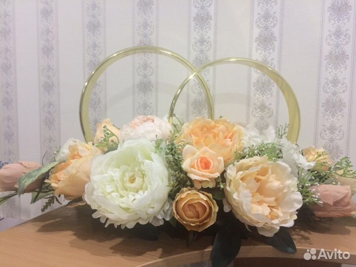 Свадебные цветы на машину