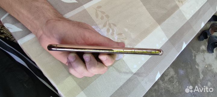 iPhone xs 64 gb gold