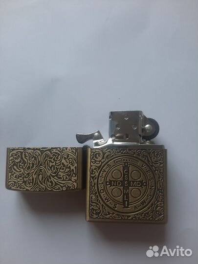 Зажигалка бензиновая