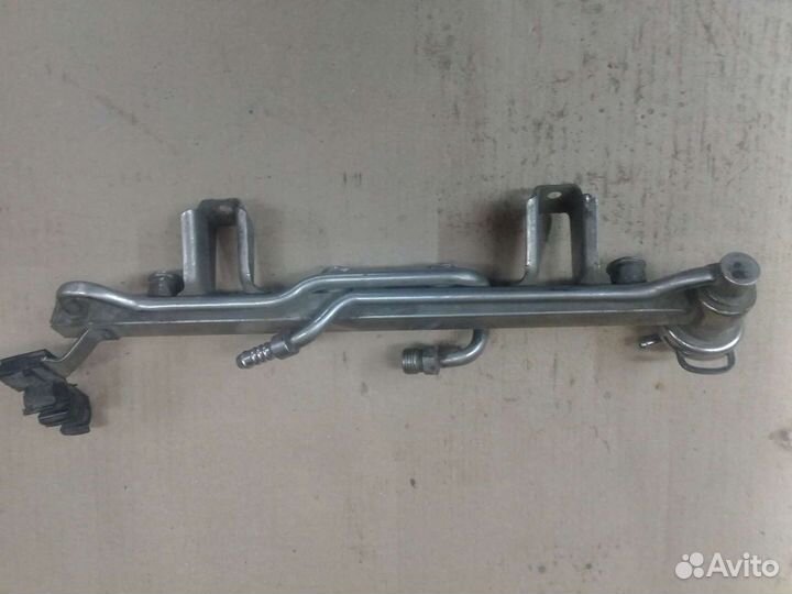 Топливная рампа Фольксваген Пассат б5